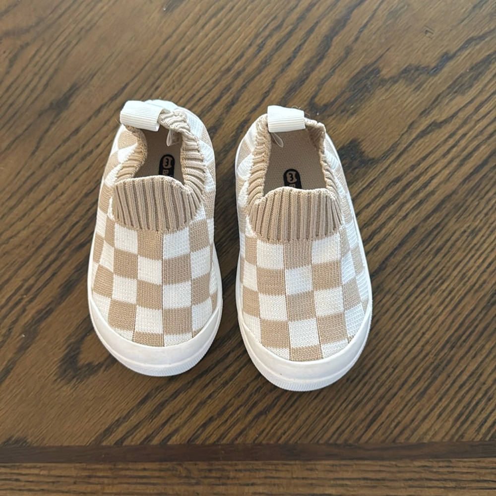 Toddler walking shoes